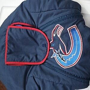 Canucks winter car seat cover